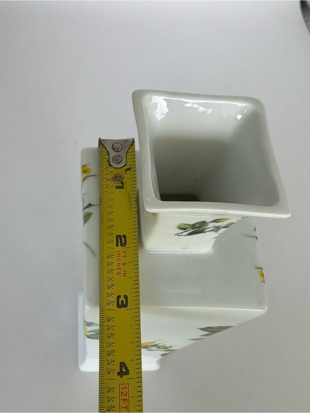I. Godinger & Co. Yellow Rose Porcelain Square Vase Floral Décor